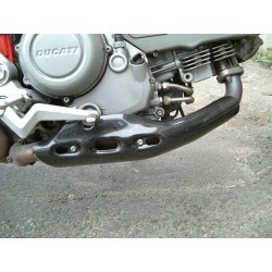 Protezione scarico anteriore in carbonio Multistrada 1100 - 1000 - con prolungamento, installazione plug and play.