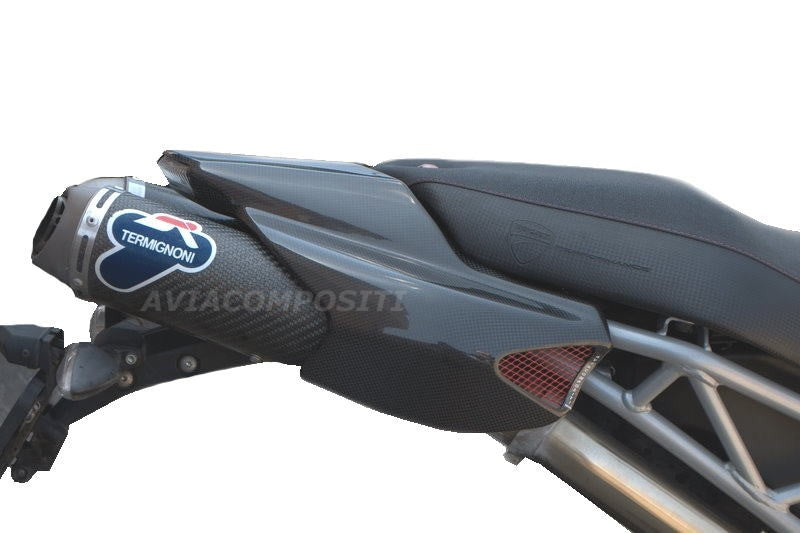 Carbon fiber tail for Ducati Hypermotard 1100-796 twin exhaust with Led rear light
